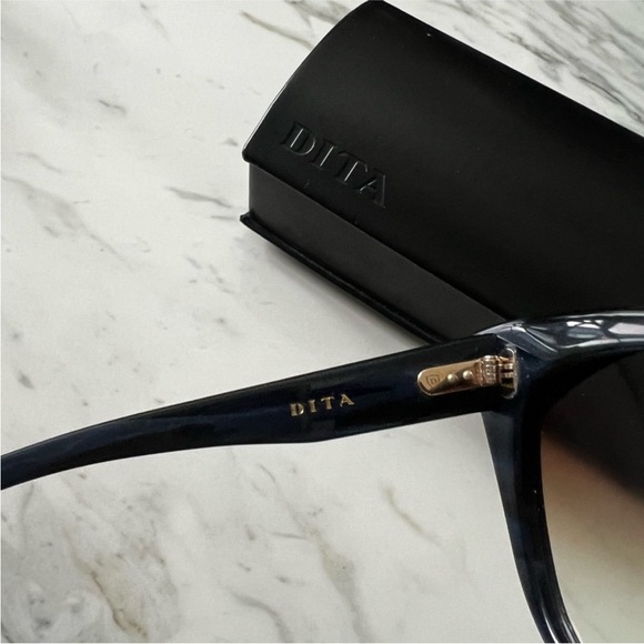 Dita Magnifique Cat Eye Sunglasses 🕶️✨ - Picture 2 of 7